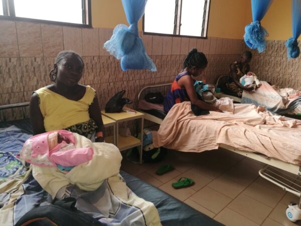 Zakup lekarstw i odczynników laboratoryjnych dla Ośrodka Zdrowia w Esseng w Kamerunie pomoc Afryce Adopcja Serca Adopcja duchowa jałmużna pomoc ubogim Maitri 02
